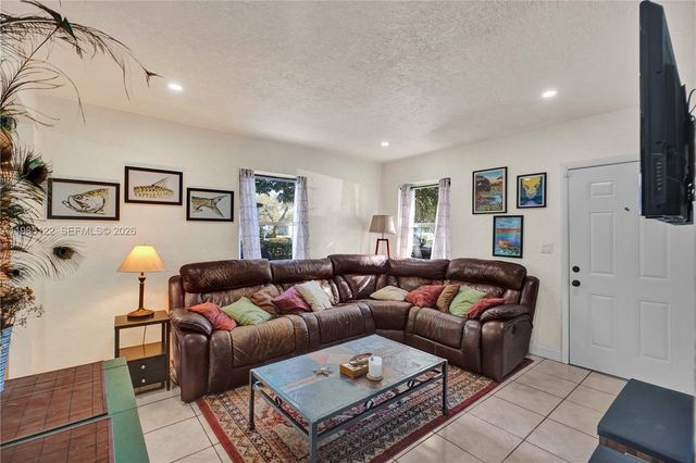 6420 SW 58th Pl, South Miami, FL 33143