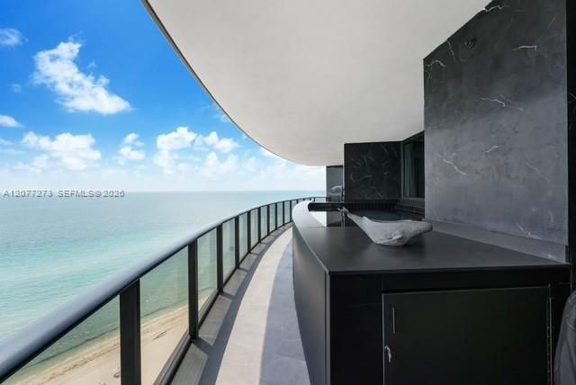 18555 Collins Avenue 1605, Sunny Isles Beach, FL 33160