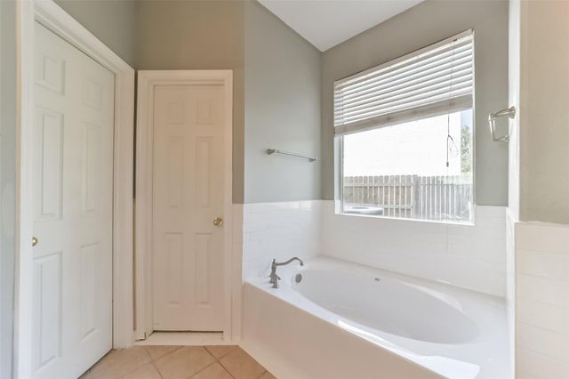 440 Mystic Trail Loop, Kingwood, TX 77339