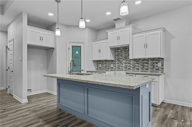 1733 E Pinnacle Drive, Edinburg, TX 78542