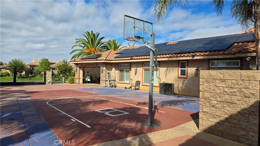 Image 4 of property listing at 16176 Graceful Court, Riverside, CA 92504