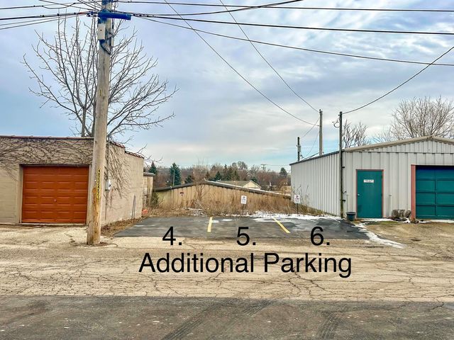 71 N Williams Street, Crystal Lake, IL 60014