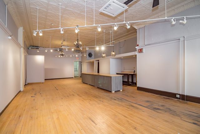 71 N Williams Street, Crystal Lake, IL 60014