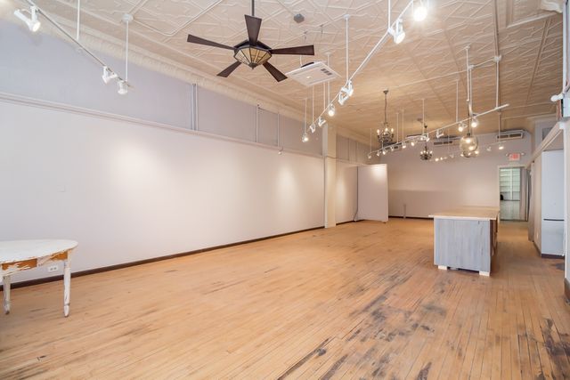 71 N Williams Street, Crystal Lake, IL 60014