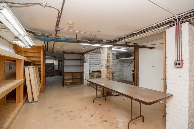 71 N Williams Street, Crystal Lake, IL 60014