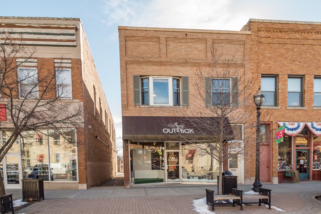 71 N Williams Street, Crystal Lake, IL 60014