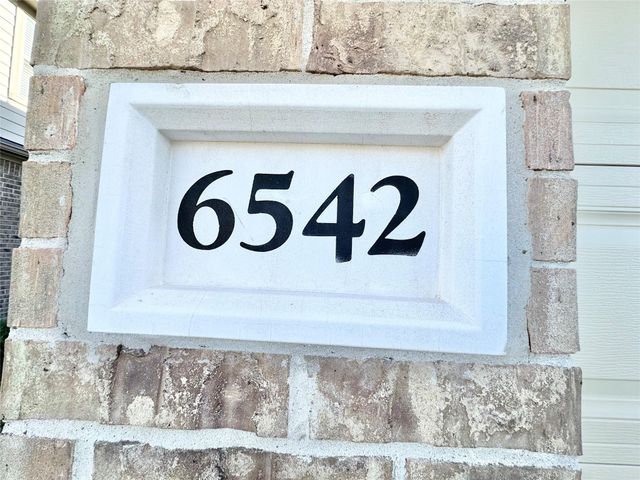 6542 Castle Loch Court, Houston, TX 77048