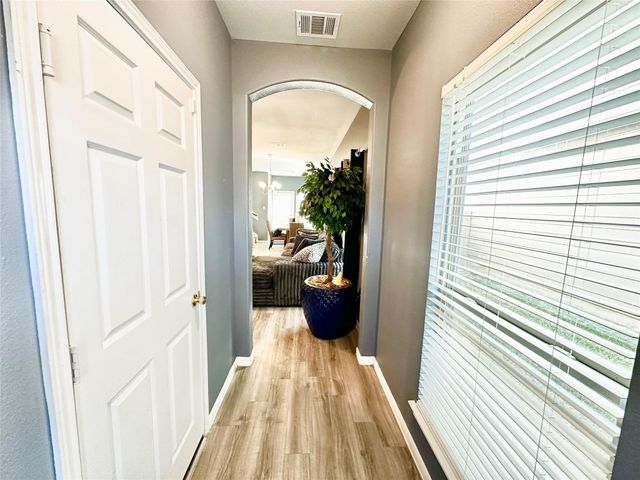 6542 Castle Loch Court, Houston, TX 77048