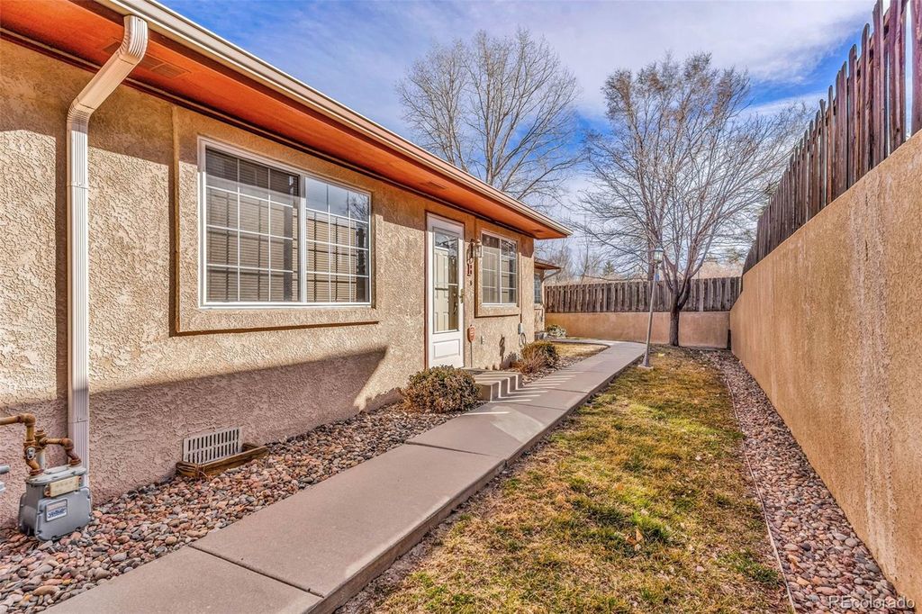 1512 E 21st Street B, Pueblo, CO 81001