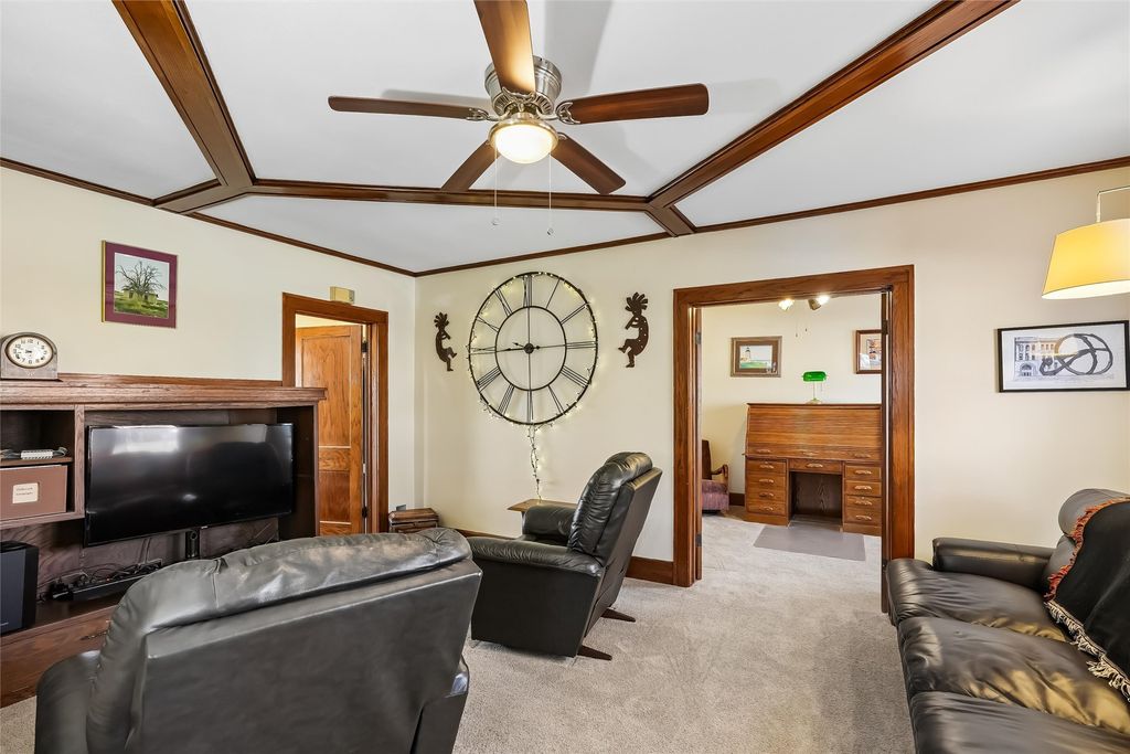 1319 39th Street, Des Moines, IA 50311