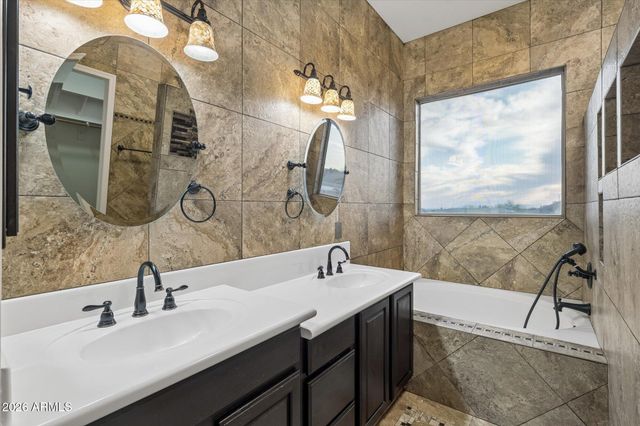 9629 E GRANDVIEW Street, Mesa, AZ 85207