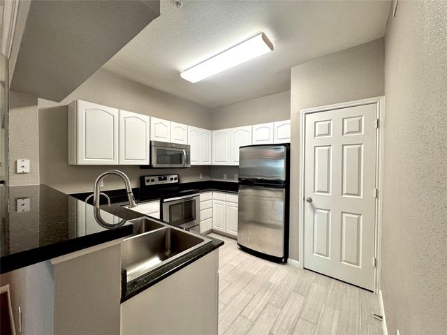 1330 Old Spanish Trail 8310, Houston, TX 77054