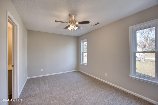 214 W Volant Street, Hubert, NC 28539