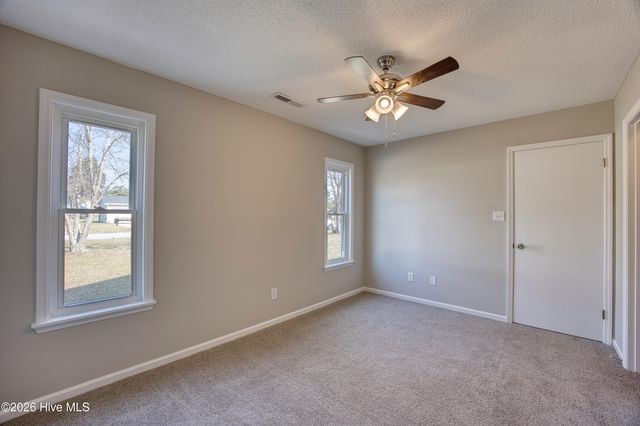 214 W Volant Street, Hubert, NC 28539