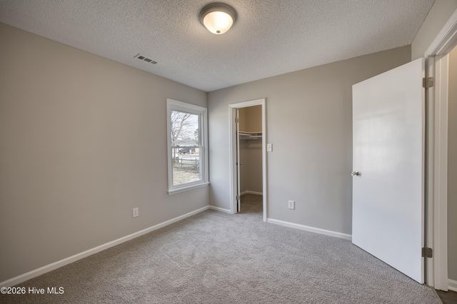 214 W Volant Street, Hubert, NC 28539