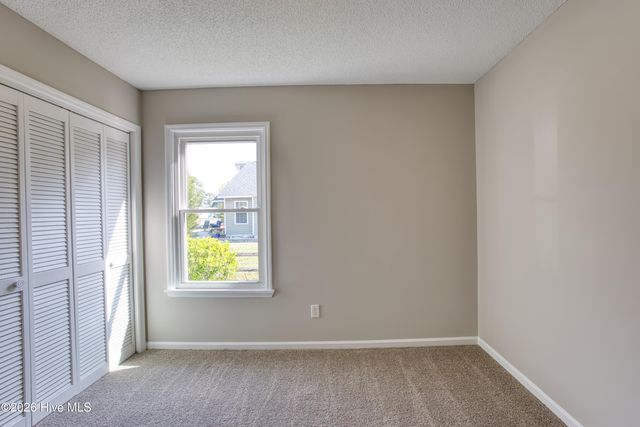 214 W Volant Street, Hubert, NC 28539