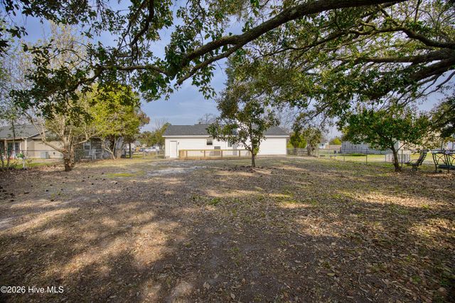 214 W Volant Street, Hubert, NC 28539