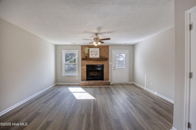 214 W Volant Street, Hubert, NC 28539