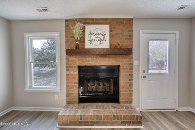 214 W Volant Street, Hubert, NC 28539