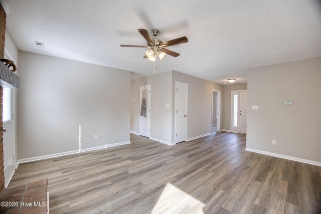 214 W Volant Street, Hubert, NC 28539