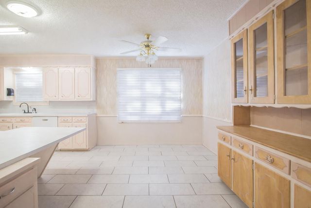 1803 E Buckley Street, Brownfield, TX 79316