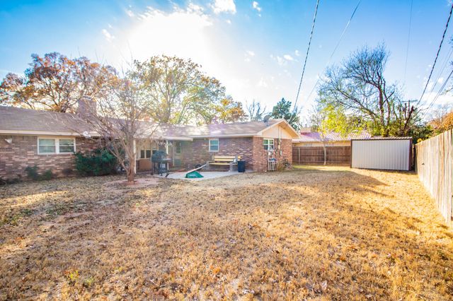 1803 E Buckley Street, Brownfield, TX 79316