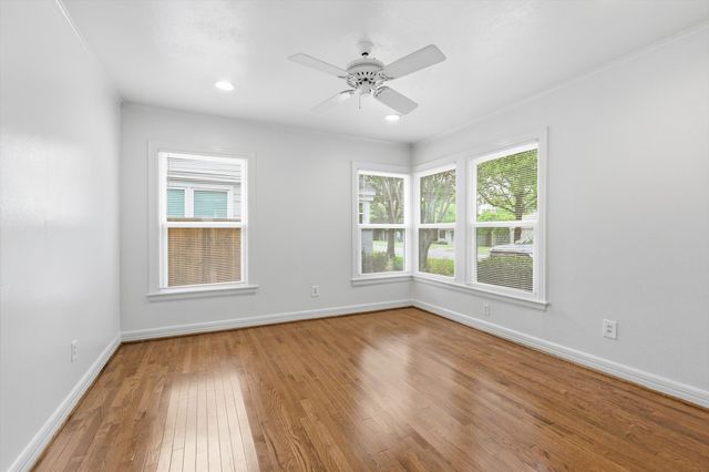 3525 Stadium Drive, Fort Worth, TX 76109