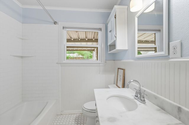 3525 Stadium Drive, Fort Worth, TX 76109