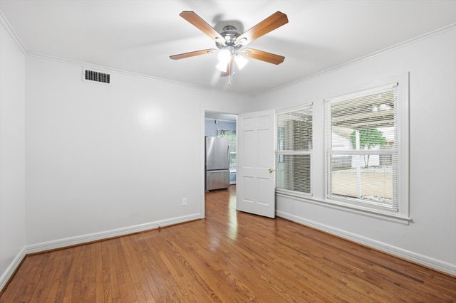 3525 Stadium Drive, Fort Worth, TX 76109