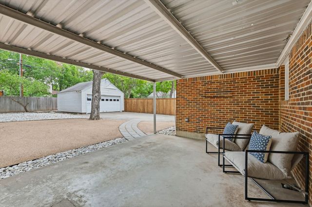 3525 Stadium Drive, Fort Worth, TX 76109