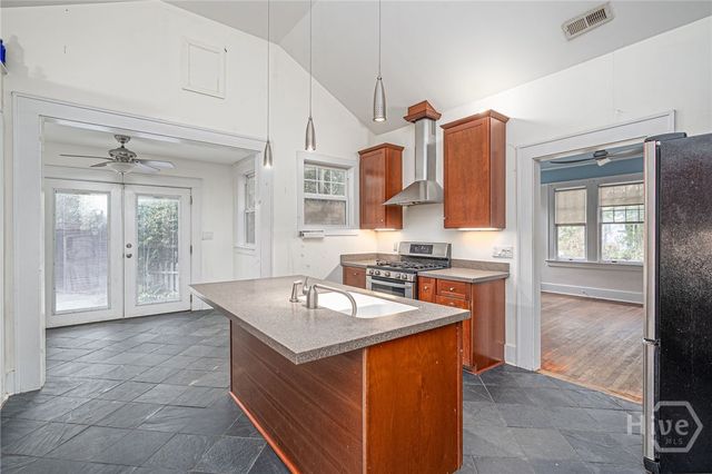 1211 E 49th, Savannah, GA 31404