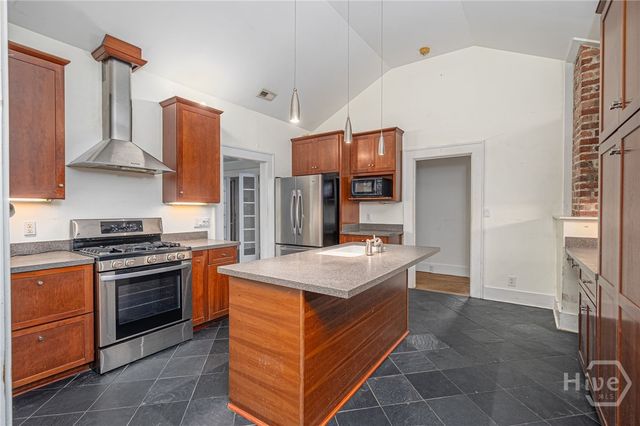 1211 E 49th, Savannah, GA 31404