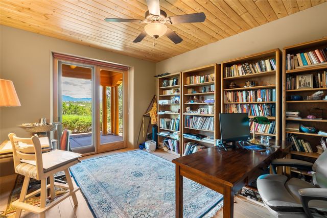 4 Calle Perezoso, Santa Fe, NM 87507