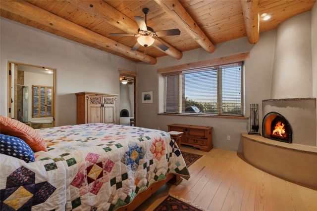 4 Calle Perezoso, Santa Fe, NM 87507