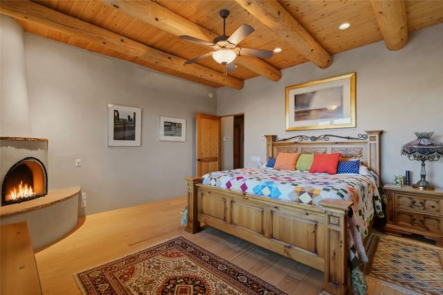 4 Calle Perezoso, Santa Fe, NM 87507