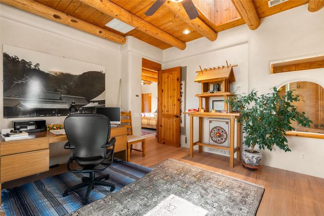 4 Calle Perezoso, Santa Fe, NM 87507