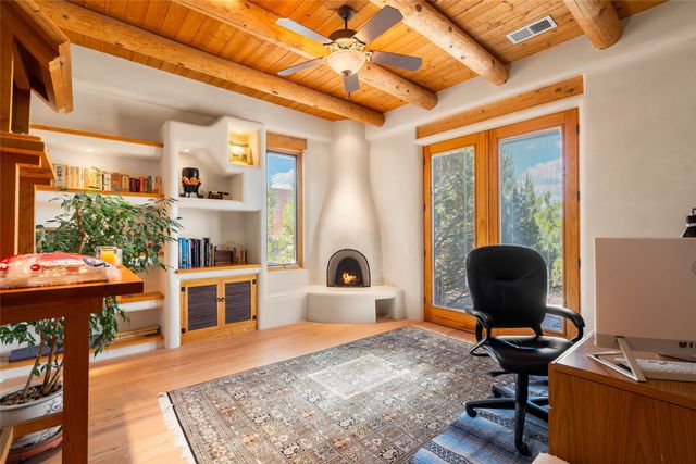 4 Calle Perezoso, Santa Fe, NM 87507