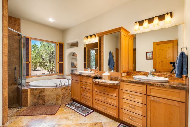 4 Calle Perezoso, Santa Fe, NM 87507