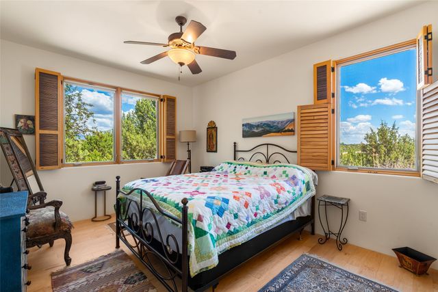 4 Calle Perezoso, Santa Fe, NM 87507