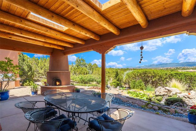 4 Calle Perezoso, Santa Fe, NM 87507
