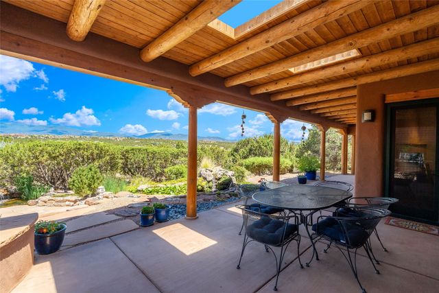4 Calle Perezoso, Santa Fe, NM 87507