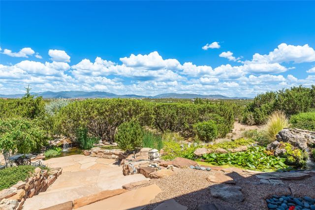 4 Calle Perezoso, Santa Fe, NM 87507