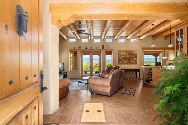 4 Calle Perezoso, Santa Fe, NM 87507