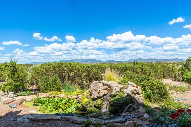 4 Calle Perezoso, Santa Fe, NM 87507
