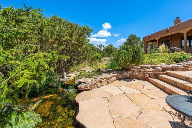 4 Calle Perezoso, Santa Fe, NM 87507