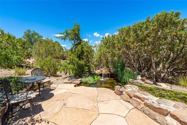 4 Calle Perezoso, Santa Fe, NM 87507