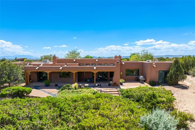 4 Calle Perezoso, Santa Fe, NM 87507