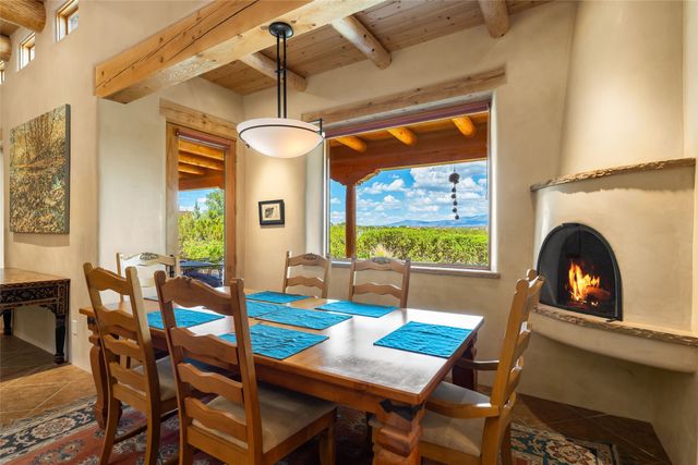 4 Calle Perezoso, Santa Fe, NM 87507