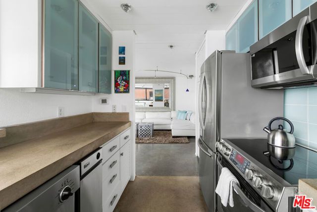 6209 Pacific Avenue 104, Playa Del Rey (los Angeles), CA 90293