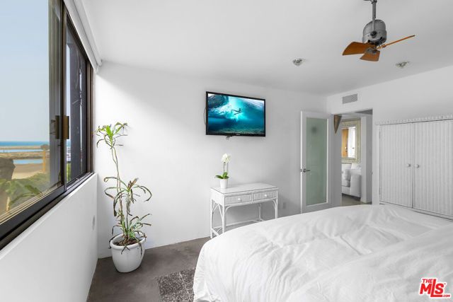 6209 Pacific Avenue 104, Playa Del Rey (los Angeles), CA 90293